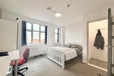 1 bed flat, Sherwin Road, Lenton, Nottingham, NG71SA - Image 1